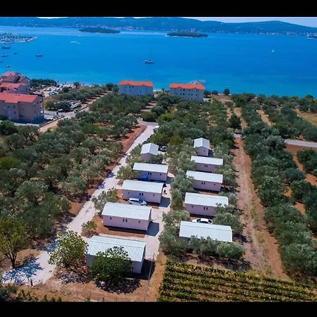 キャンプ場 Luxury Mobile Homes Liza ビオグラード・ナ・モル