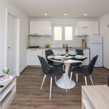 キャンプ場 Luxury Mobile Homes Liza 4*